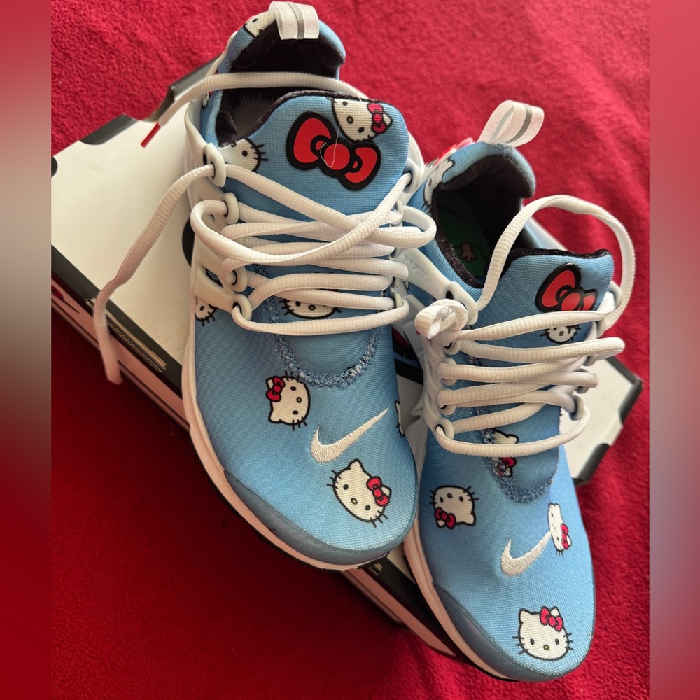 Brand new in box Hello Kitty Nike Prestos size GS 6